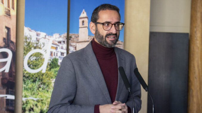 Gutierrez-ve-la-ultima-encuesta-que-da-mas-votos-y-escanos-al-PSOE-como-un-aliciente-que-refuerza-la-formula-Page