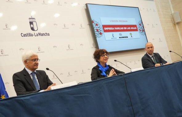 La-Junta-destina-mas-de-54-millones-en-los-ultimos-anos-a-los-centros-educativos-para-realizar-intervenciones-beneficiando-asi-a-la-empresa-local