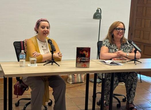 El-Gobierno-regional-ensalza-el-compromiso-con-la-literatura-y-la-igualdad-de-la-escritora-Maria-Zaragoza