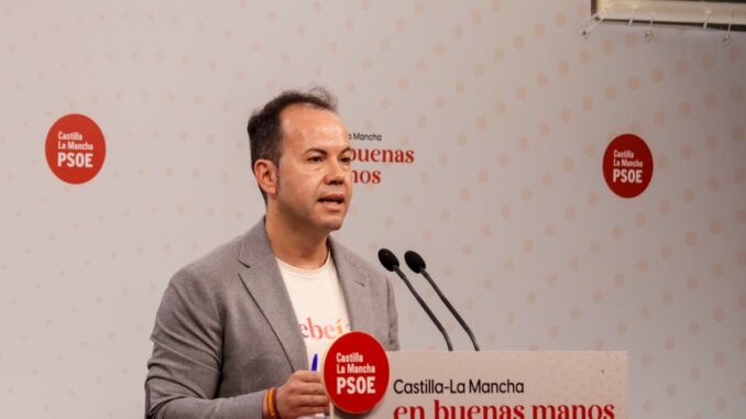 Garcia-Navas-pregunta-a-Nunez-a-que-va-al-Congreso-nacional-del-PP-No-pinta-nada